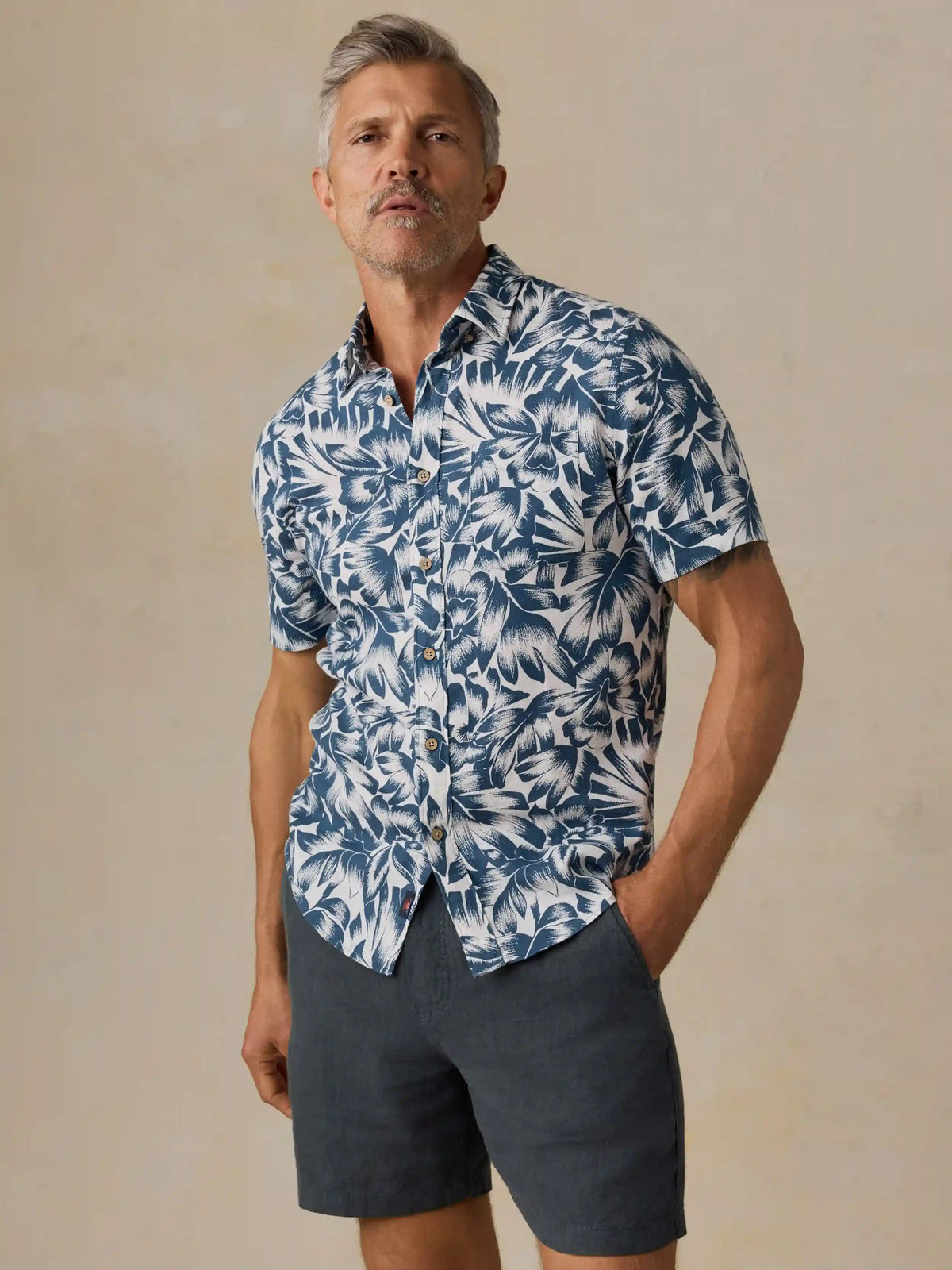 Short-Sleeve Breeze Shirt - Dark Sky Tropical